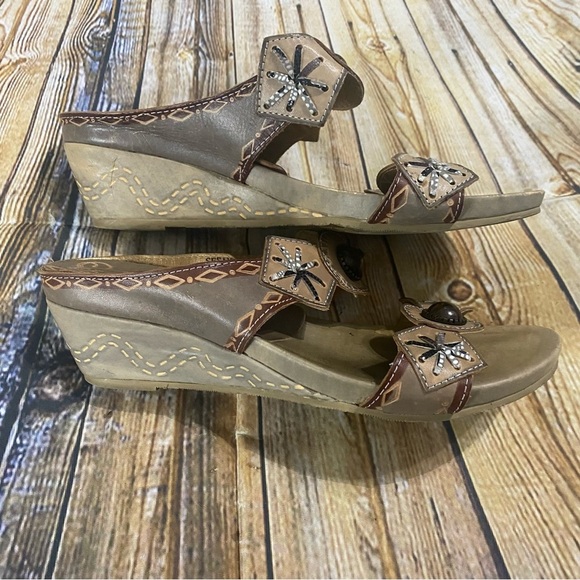 L Artise by Spring Step Sesame Tan Slop On 2 1-2” Wedge Sandals - Picture 3 of 5